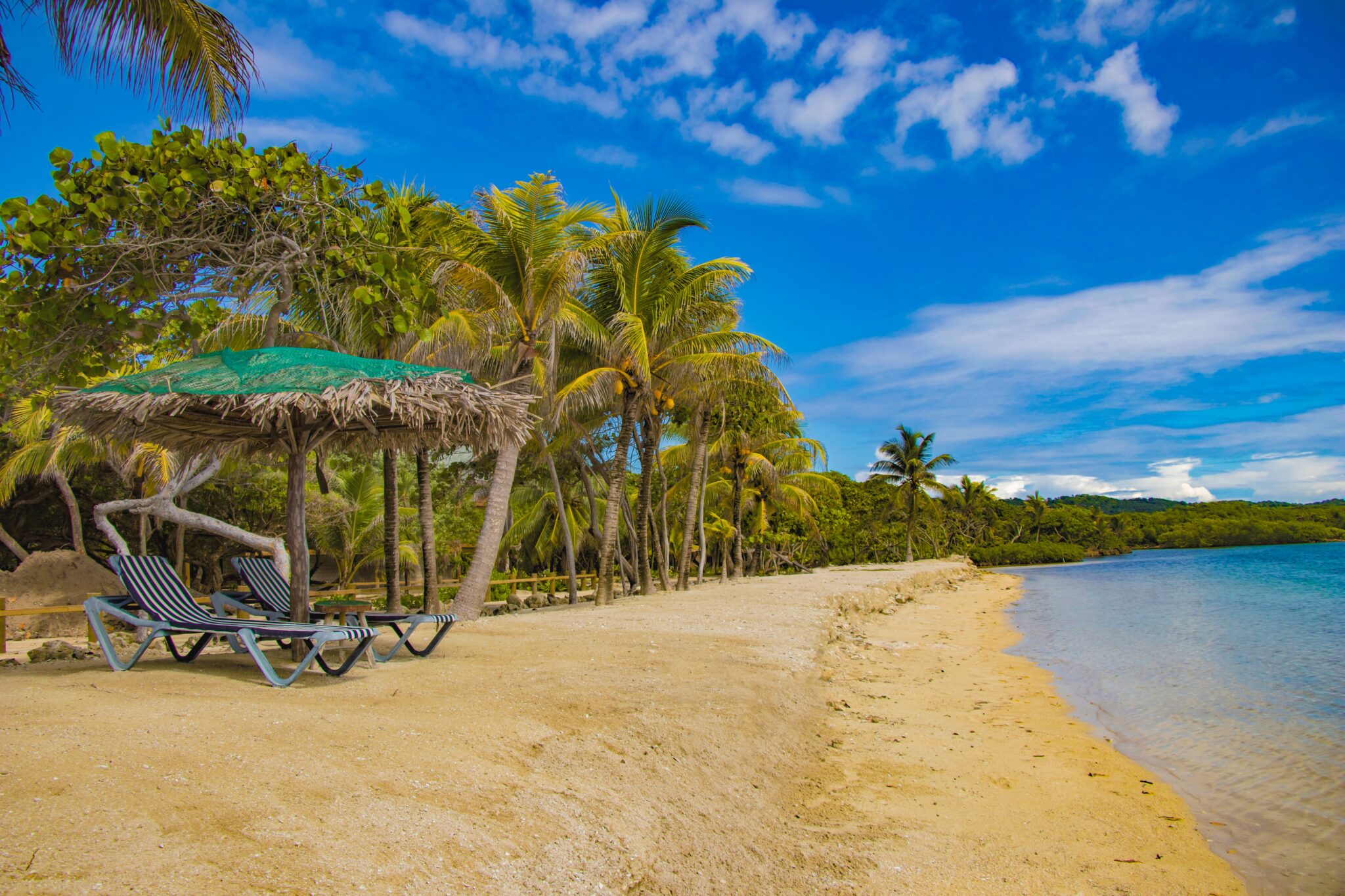 Explorando la Belleza Natural: Descubriendo las Playas de Honduras ...