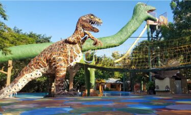 «Travesía Jurásica: Sumérgete en una Aventura Prehistórica en Villamar Park»